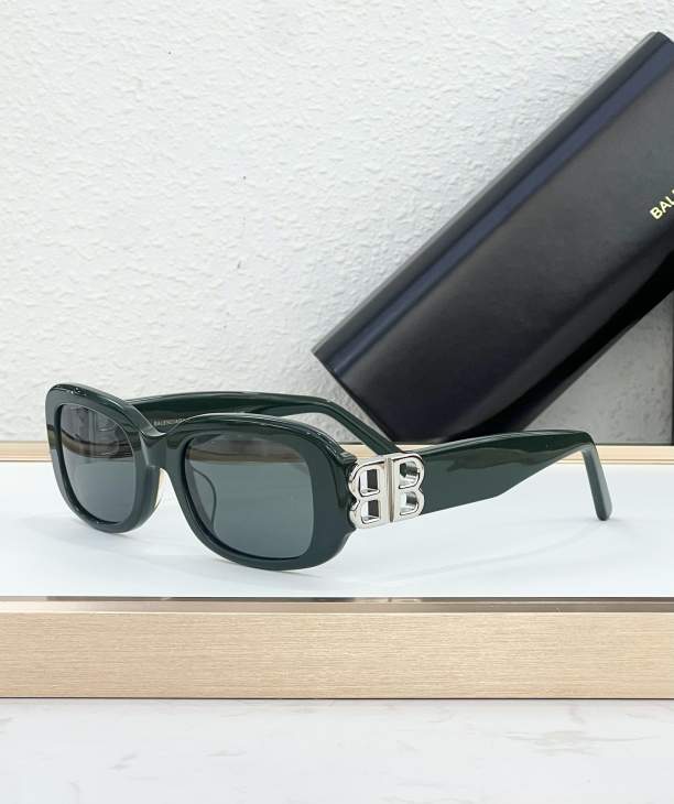 Picture of Balenciaga Sunglasses _SKUfw79280573fw